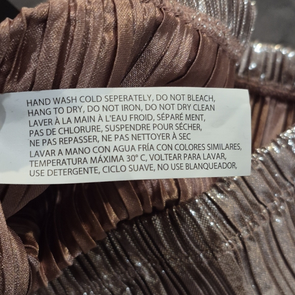 Black Tape Metallic Pink Pleated Mini Skirt - Picture 7 of 7